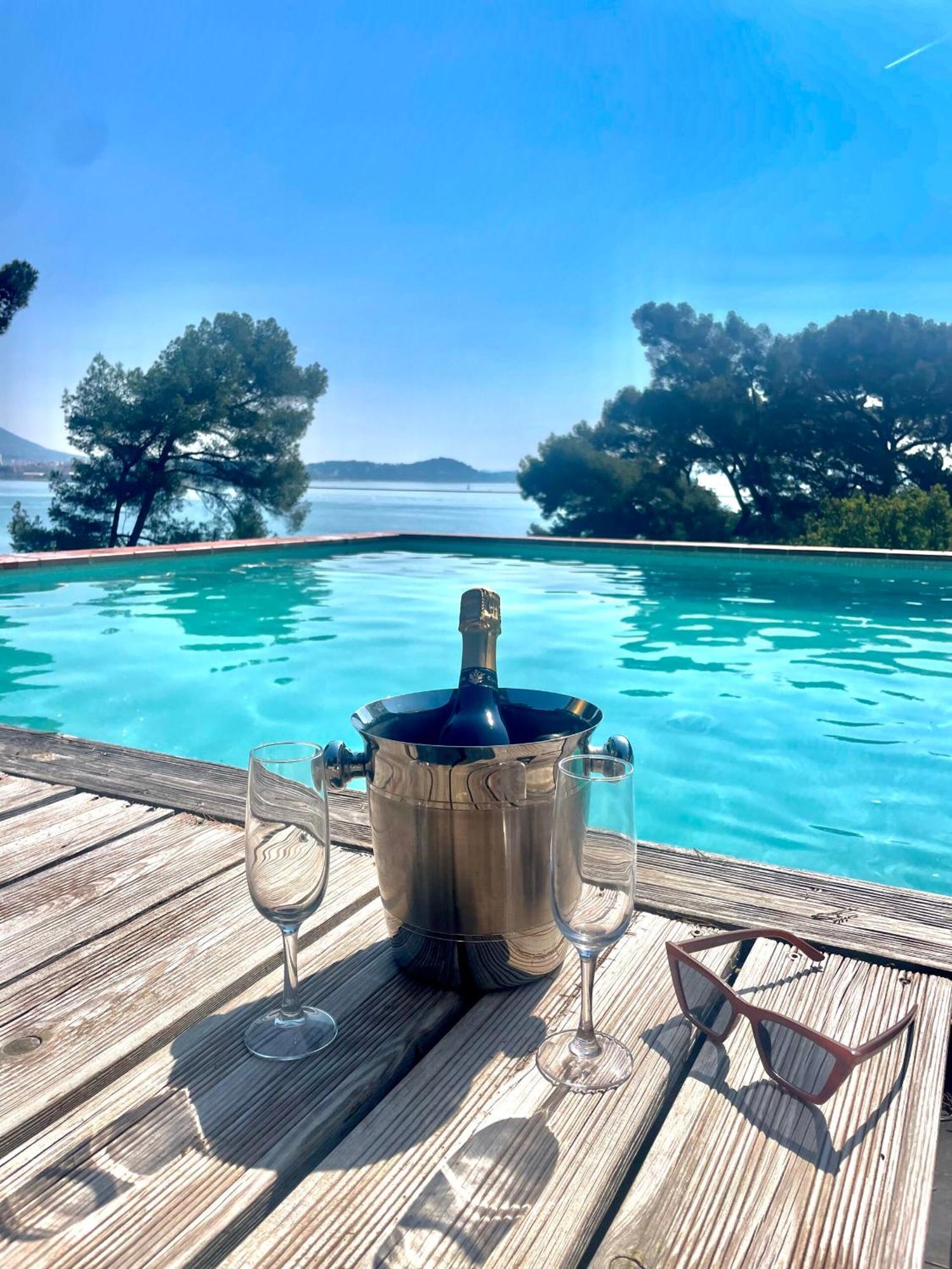 Villa-Chateau Les Terrasses - Tamaris, Plage Des Sablettes, Mer Au Bas De La Propriete La Seyne-sur-Mer Esterno foto